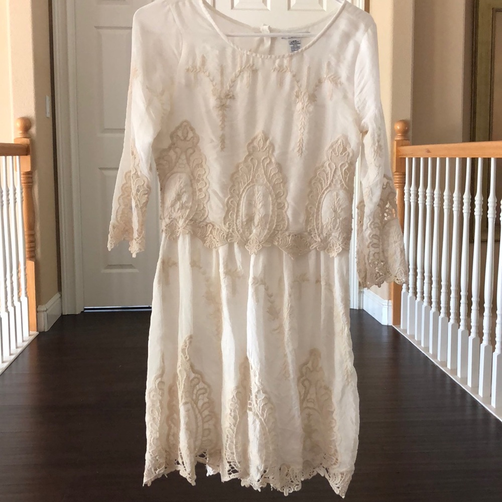 White lace dress